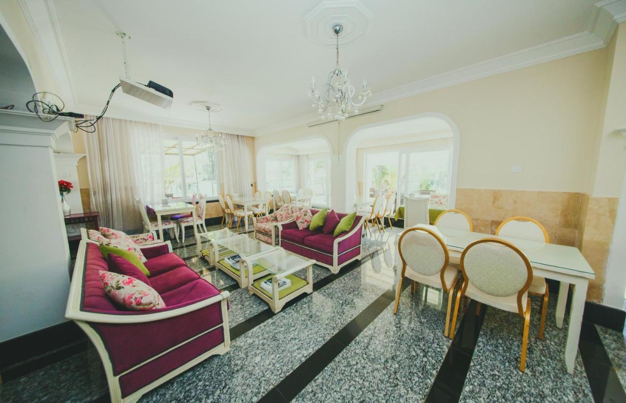 Hotel Pine Bay Club & Cakistes Breakfast Restaurant Next To Popular Kervansaray Beach (Adults Only) Girne Dış mekan fotoğraf